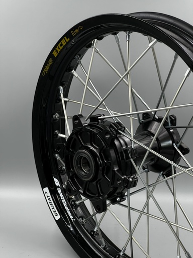 MWhells21 by Seurat3 - Roue complète arrière (18pouces) pour KTM 790/890 Adventure